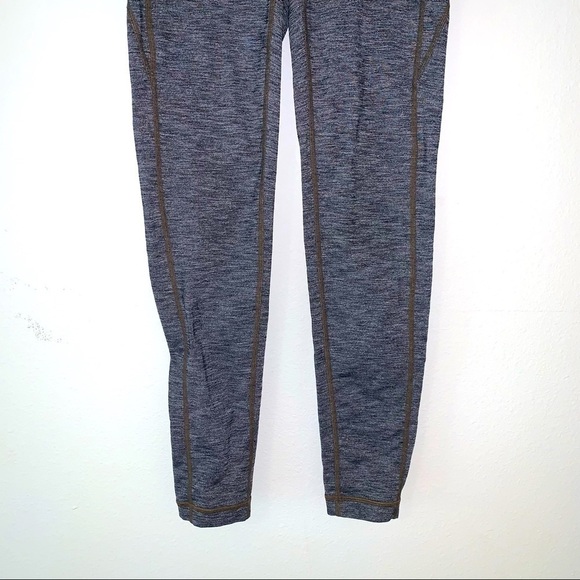 Athleta Revelation Tight in Heathered black/gray size small - Picture 6 of 9